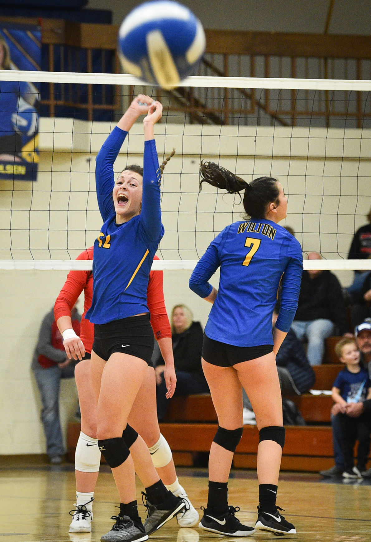 110519-qct-spt-wilton-vball-043a.jpg
